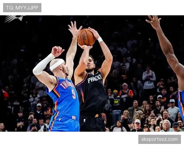 比尔无球跑动拉开空间胜布克提升挡拆效率